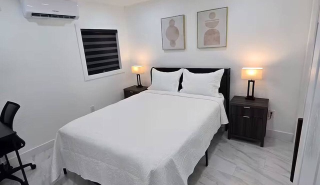 Cozy Vegas Studio Airport & Strip Access