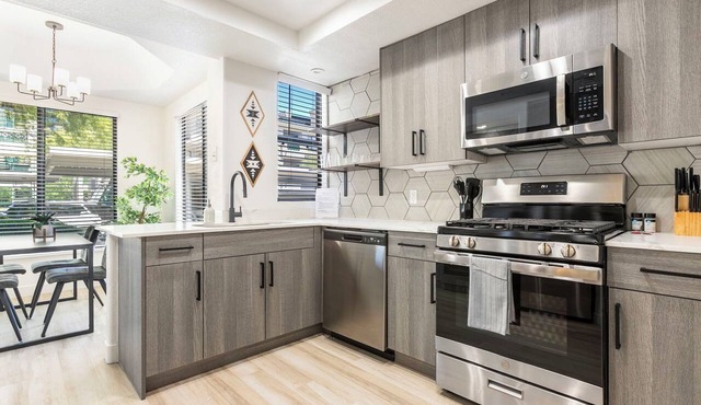 CozySuites at Kierland Commons