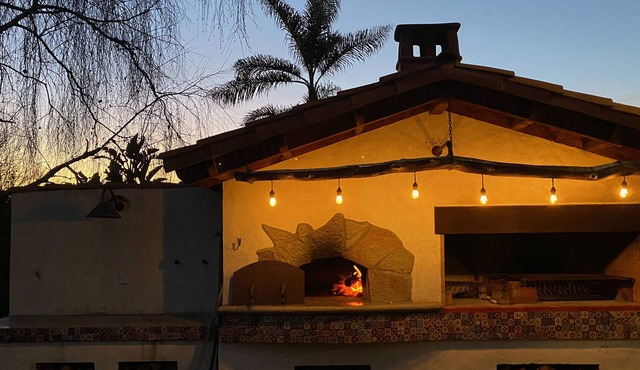 Creative & Colorful home with pizza oven. 2 miles to beach! SLO nearby too. in Arroyo Grande