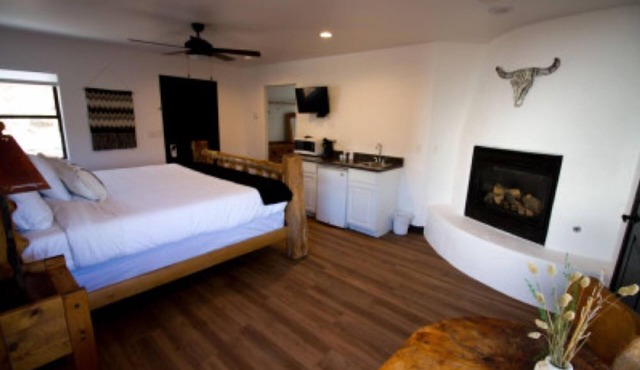 Creekside Lodge and Cabins