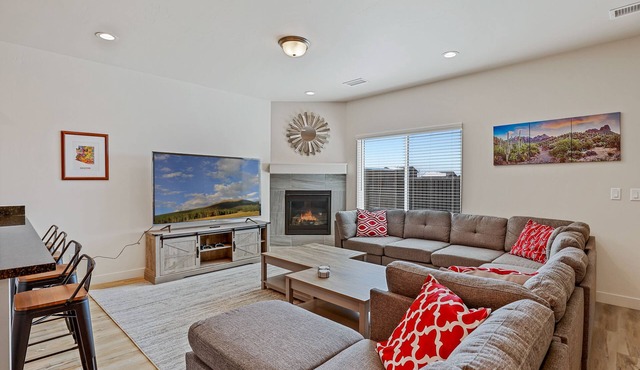 Dark Sky City Home! Play & Unwind Here! Discounts!