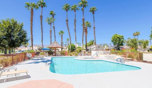 Desert Breezes Resort 2 Bedroom Apartment with Resort Access