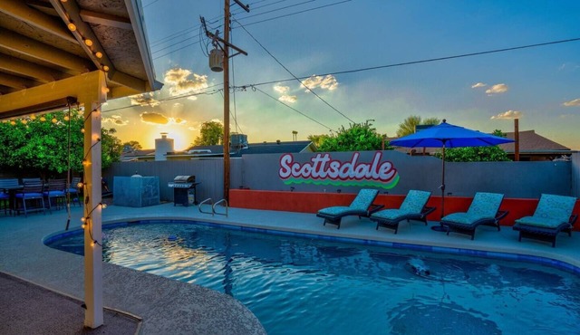 Desert Hideaway: Luxe Pool, Hot Tub, & Fire Pit!