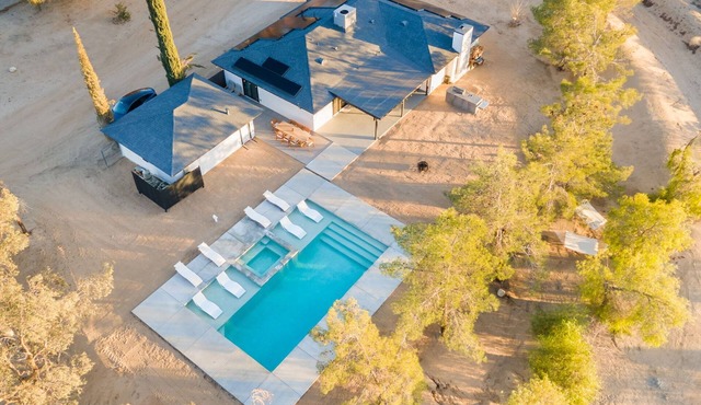 Desert Owl Estate Resort Pool Spa Game Room 2 Acres Near Joshua Tree