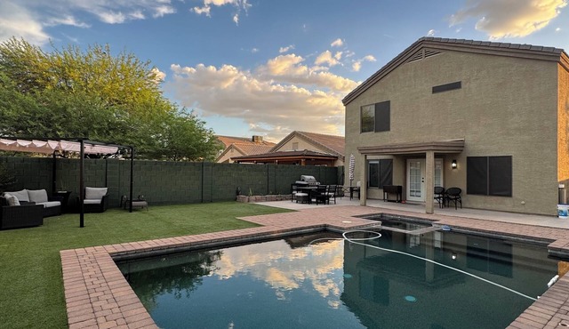 Desert Paradise w/Pool! Hot Tub Use is Extra