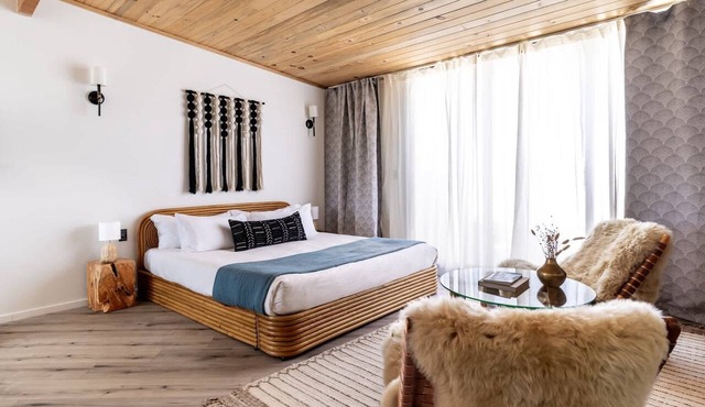 Desert Retreat: Soaking Tub & Game Room Access in Yucca Valley