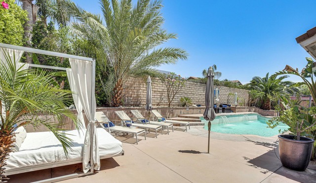 Desert Sophistication: Saltwater Pool, Spa, Cabana in Palm Springs