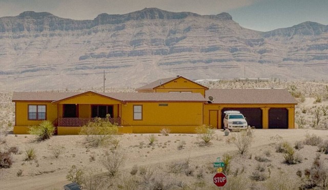 Desert View Retreat - Sleeps 22, Game Garage, Near Skywalk & Lake Mead