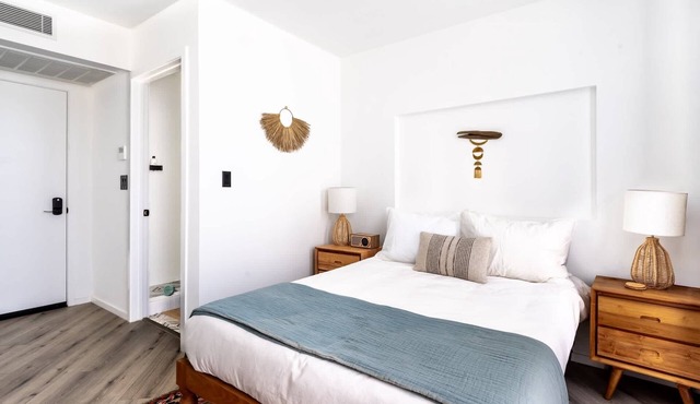Desert View Room w/Fire Pit & Free Parking in Yucca Valley