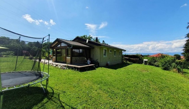 Detached house with above-ground pool and spa in Allinges