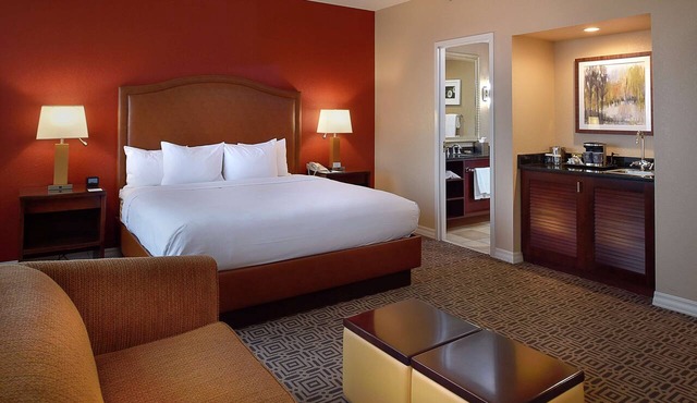 DoubleTree by Hilton Hotel St. Louis - Chesterfield in Chesterfield