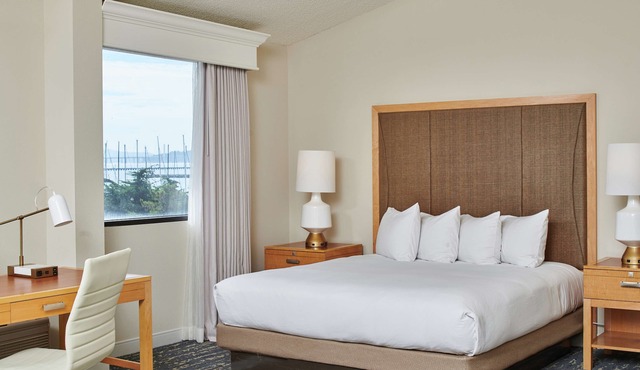 DoubleTree by Hilton Hotel Berkeley Marina in Berkeley