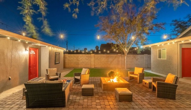 Downtown Phx~Remodeled~2 Units+Casita~Sleeps 12