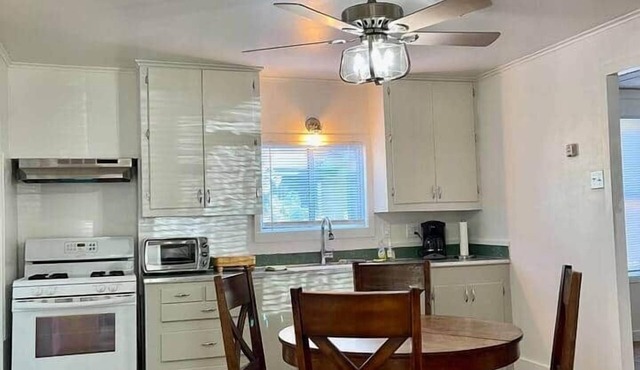Downtown Updated Craftsman, Pet Friendly in Sonora