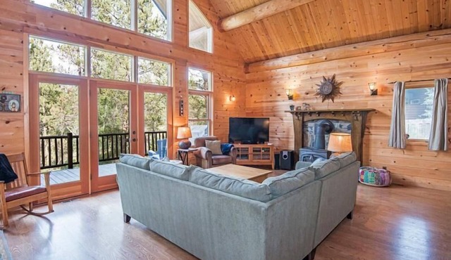 Dragonfly Cabin in Bend