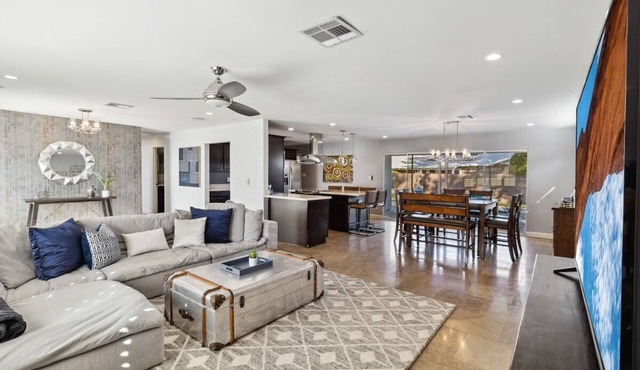 Elegant Desert Sanctuary w/Heated Pool & Hot Tub