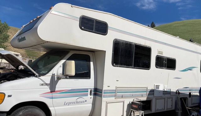 Enjoyable 1-bedroom caravan with AC in charming Eagle Mountain in Eagle Mountain