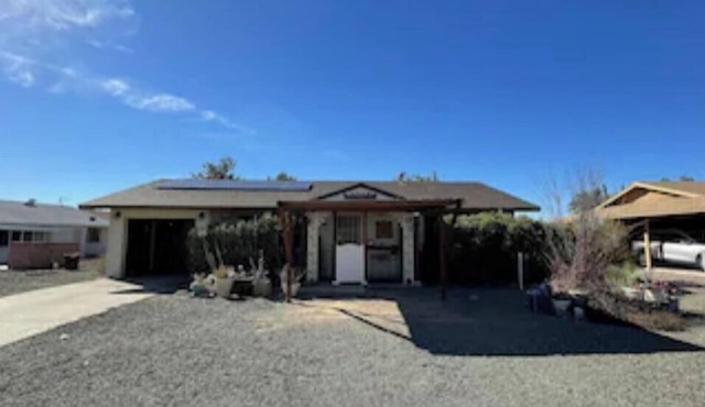 Enjoyable 3-bedroom 1 bath house with Brand New AC unit in sunny Sun City