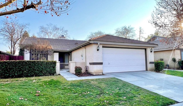 Entire 3-bedroom 2-Bathroom House in Bakersfield