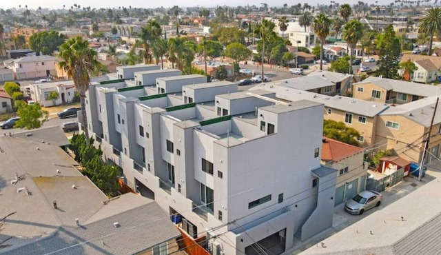 Entire Brand New Luxury Townhouse! #2