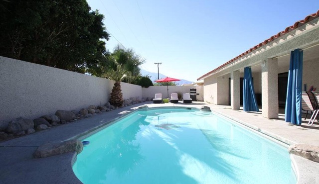 ENTIRE HOME SPACIOUS 3BD AND 2 BATH with PRIVATE POOL