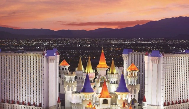 Excalibur Hotel & Casino - 1 King Bed Suite - Sleeps 2