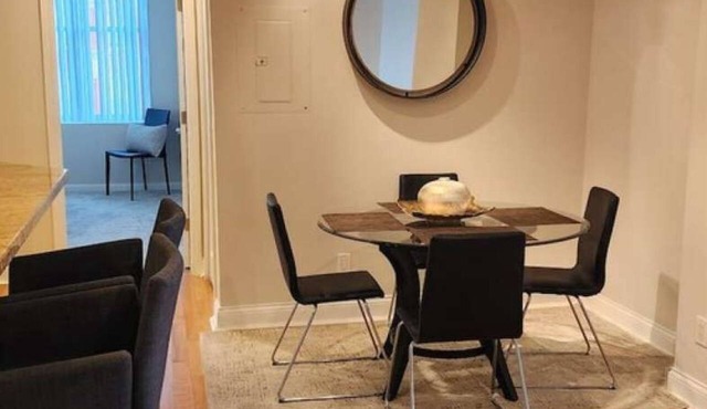 Excellent 2BR Condo: Roof Deck: Near Eden Park in Cincinnati