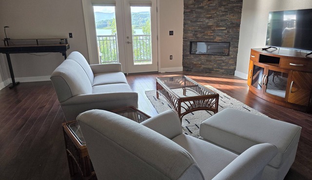 Executive Edge, Lakeside in Bean Station