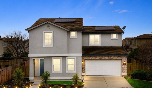 Executive Home 30+ Day Ideal for Traveling Professionals & Insurance Housing in West Sacramento