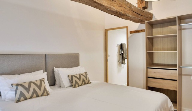 Experience luxury and tranquility at our exquisite gîtes,10 minutes from Cognac. in ST. Sulpice de Cognac