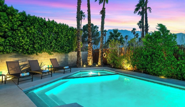 Experience iconic Palm Springs living in this 4BR retreat with a pool, spa, fire pit, and mountain views. Perfect for family and friends, enjoy indoor-outdoor living just minutes from downtown dining, shops, and attractions. in Palm Springs