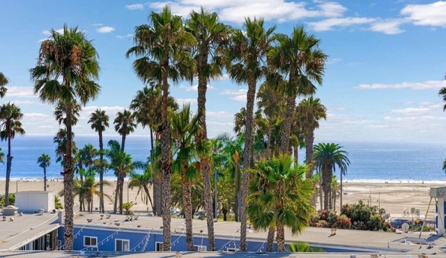 Exquisite Ocean View 2-Story Haven -Top Floor