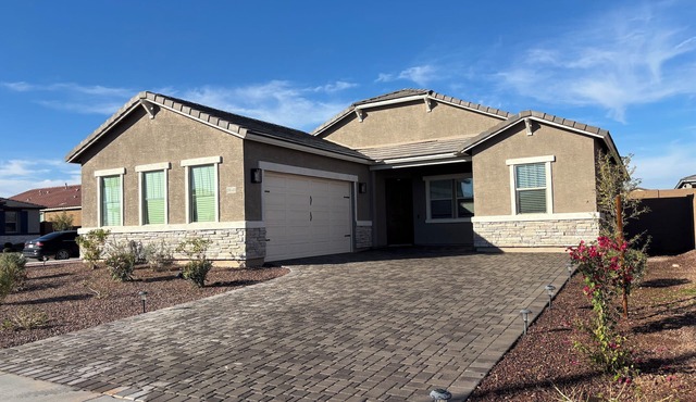 Extended family vacation, spacious home 28 day minimum. 3BR-Office-2Full baths