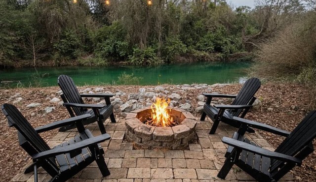 Fall Getaway with River Views Deck Gym 1.5 Acres 4BR Sleeps 10+ in Covington
