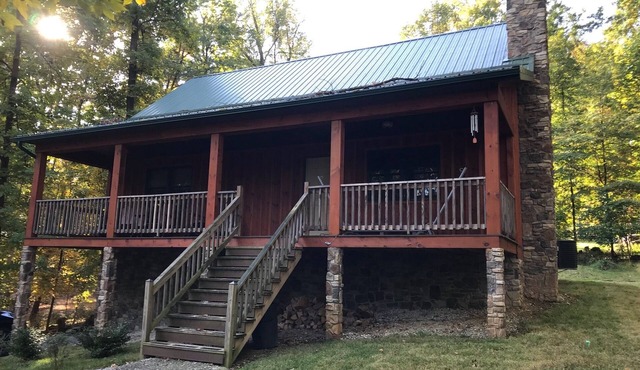 Fall will be here before you know it! Crackling fires await you at this hideaway in Fairfield
