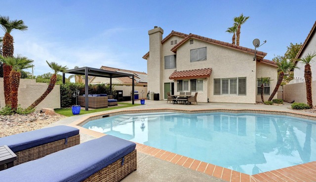 *Family Henderson Resort Style Retreat w/Pool!*