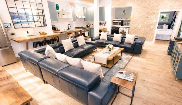 Family Retreat with 11BR 26 Beds