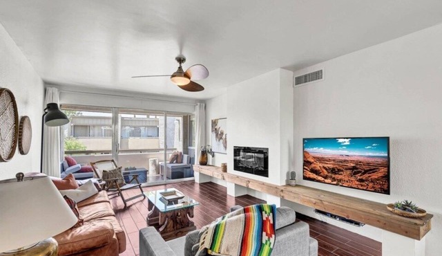 Fantastic 1BD condo, Walk to Old Town Scottsdale