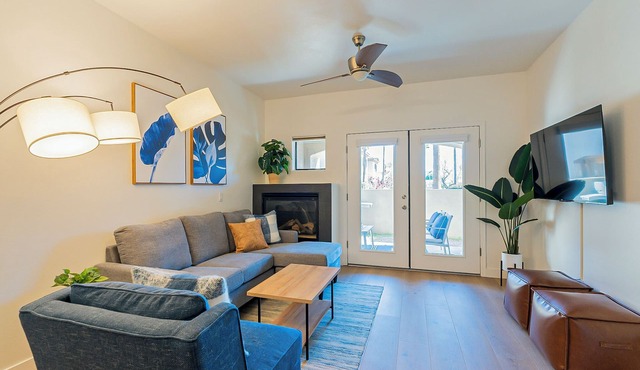 Fantastic 2 BD Old Town Scottsdale Condo
