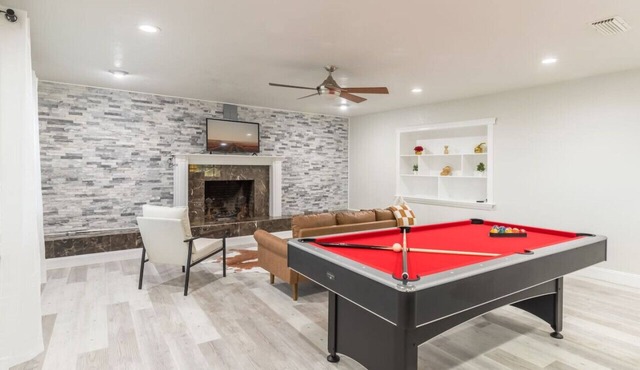 Firepit + Pool Table + Grill + 8mi to Blue Springs in DeLand