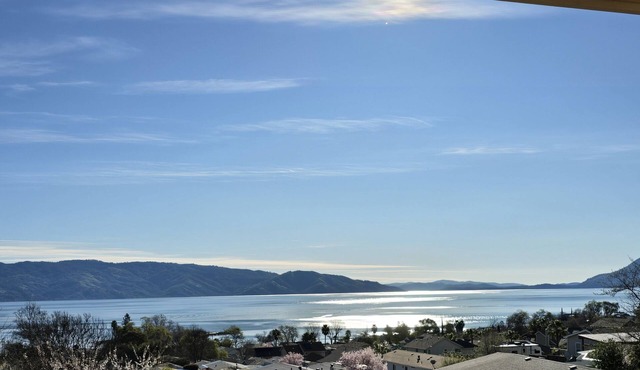 Fisherman's Paradise/Cozy Wine Country Retreat in Lakeport with Panoramic View