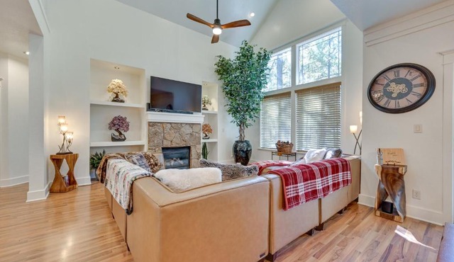 Flagstaff Hideaway: Private Hot Tub, 4 Mi to Dtwn! in Flagstaff