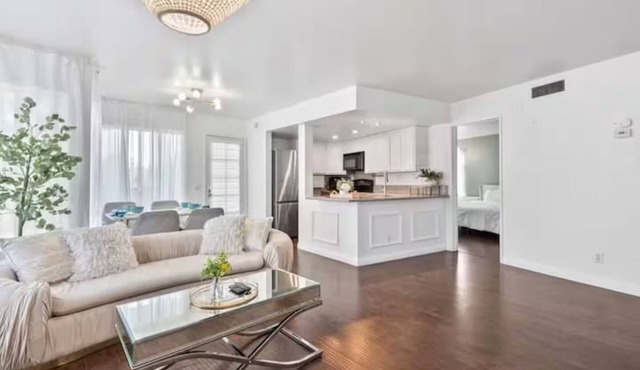 French Romantic Escape - Monthly Discount - Disneynn in Pomona