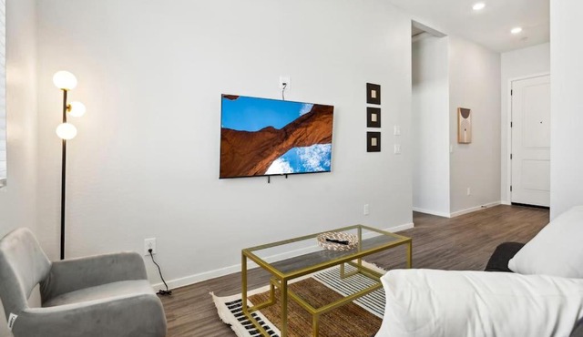 Fresh Modern Home in Buckeye with Pool,BBQ