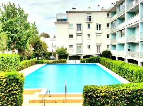 Front de Mer et Grande Piscine pour un appartement chic et cosy, appartement en résidence à Canet en Roussillon, à 10 minutes de Perpignan in Canet-en-Roussillon