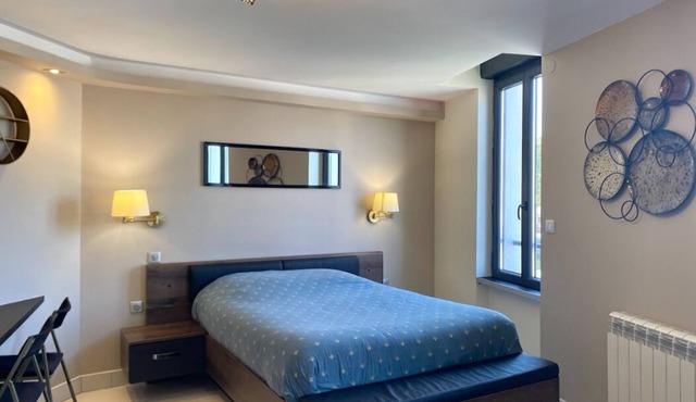 Fully equipped studio in city center, FREE WIFI in Montluçon