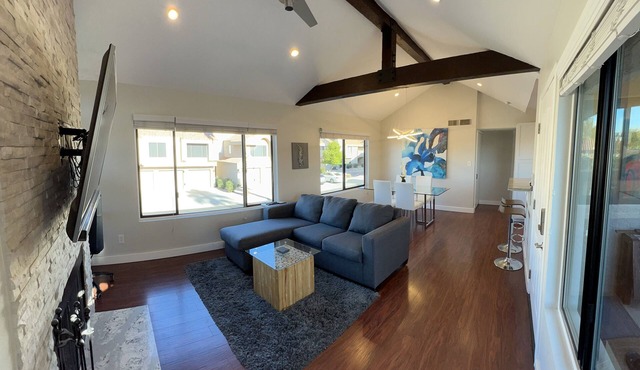 Furnished 1 Br 1 Bth/Renovated/Gated/N. Scottsdale