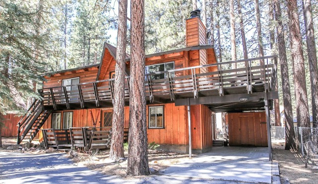 Gallagher's West - Pine surrounded deck and barbecue, Bumper Pool and Wet bar and Darts