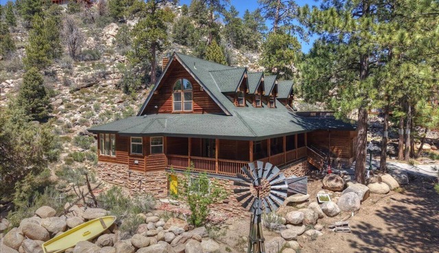 Get in my Yeti, Game room, 4 bed 3 bath, Pets!