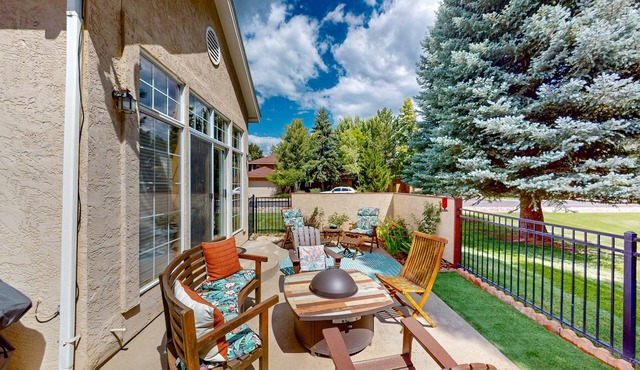 Golf course-adjacent home with private hot tub & amazing decor in Durango